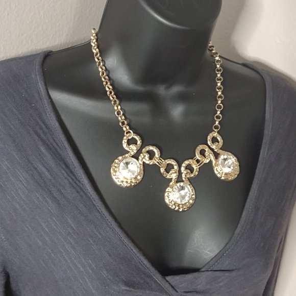 Pretty Gold Tone Metal And Clear Plastic Necklace Adjustable 18.5 To 20.5 Inches - Picture 11 of 11